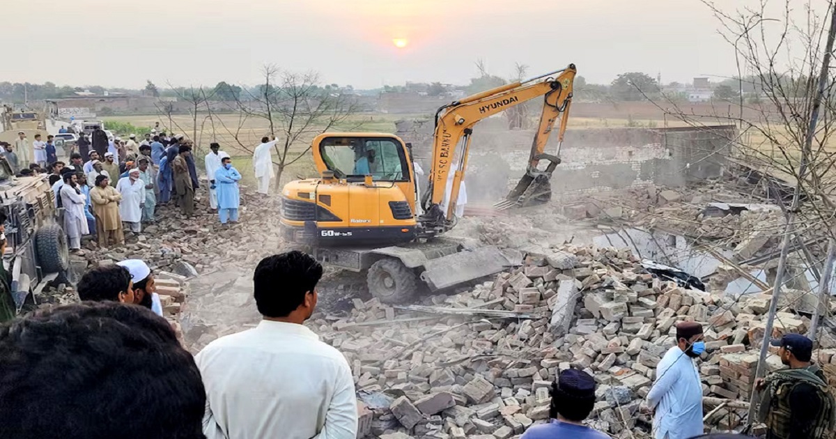 পাকিস্তানে পুলিশ চেকপোস্টে ভয়াবহ বোমা হামলা, নিহত ১২