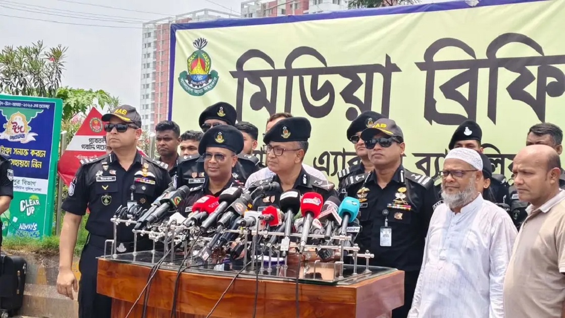 পশুর হাটে ছিনতাই প্রতিরোধে ব্যবস্থা নেয়া হয়েছে : র‌্যাব ডিজি
