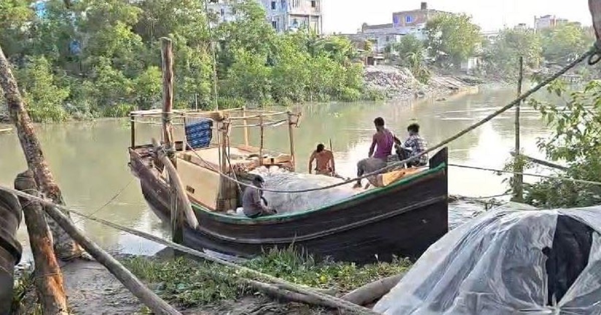 ৫৮ দিনের নিষেধাজ্ঞা শেষে সাগরে জেলেরা, মাছের আশার সঙ্গে দস্যু আতঙ্ক