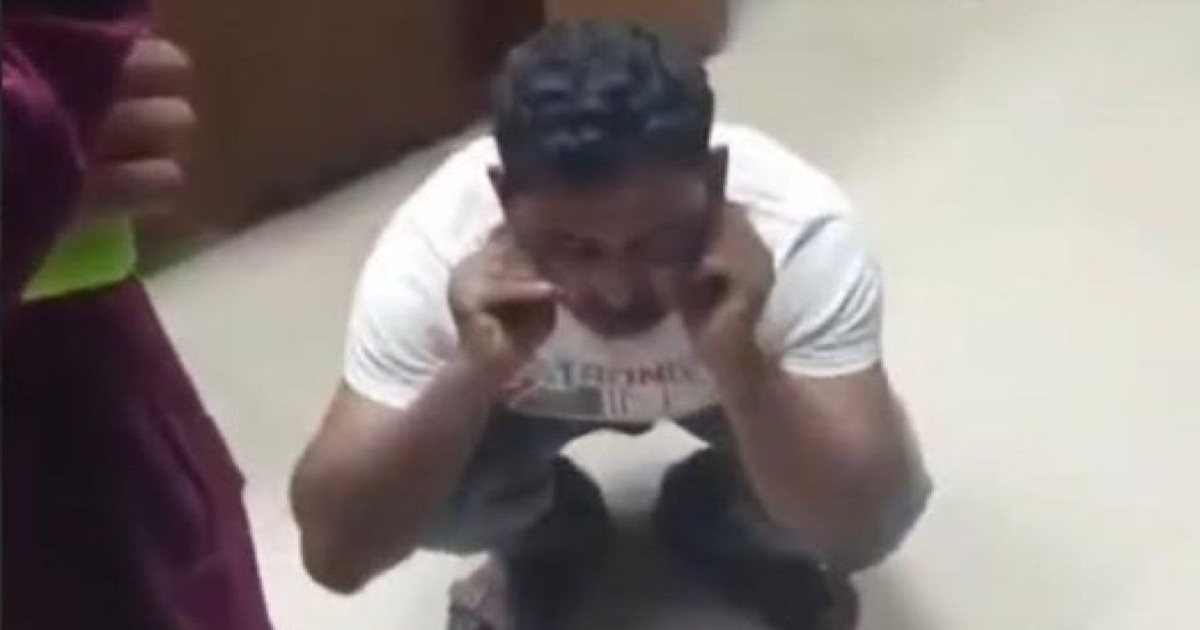 কান ধরে ওঠবস করে মায়ের লাশ পেলেন ছেলে, মারধরের অভিযোগে চিকিৎসকদের কর্মবিরতি